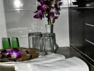 The Phoenix Hostel Paddington Londra Dış mekan fotoğraf